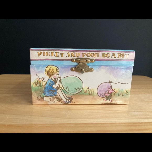 Linden Classic Pooh Disney Vintage Musical Jewelry Box - Picture 4 of 15